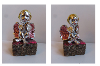 Streetangel 2026, Keralikfigur, Imitation Blattgold, auf Pflasterstein